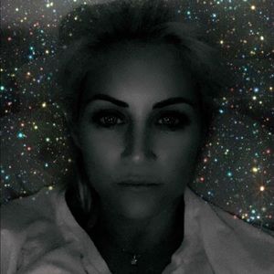 Meet your Posher, Lara